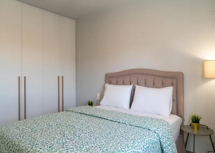 Nisimos Modern * خيرسونِسوس